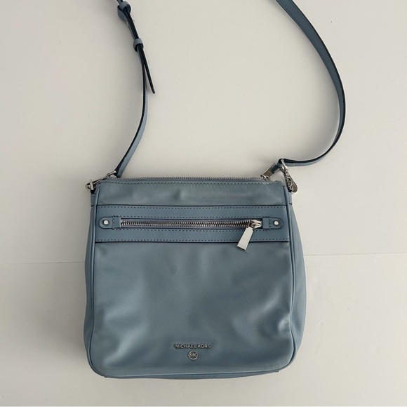 Michael Kors Jet Set Charm North South Light Blue Crossbody Bag - Picture 1 of 10